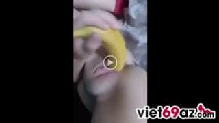 Clip sinh viên dùng chuối đút vào bím thủ dâm